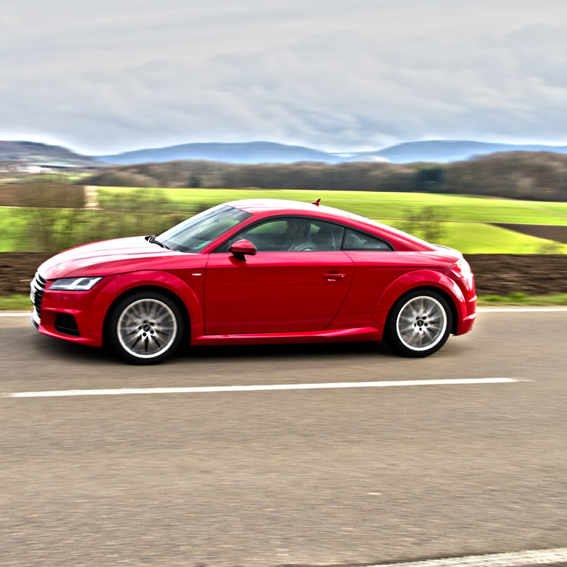 Audi TT (8S) 2.0 TFSI もっと読んでください。