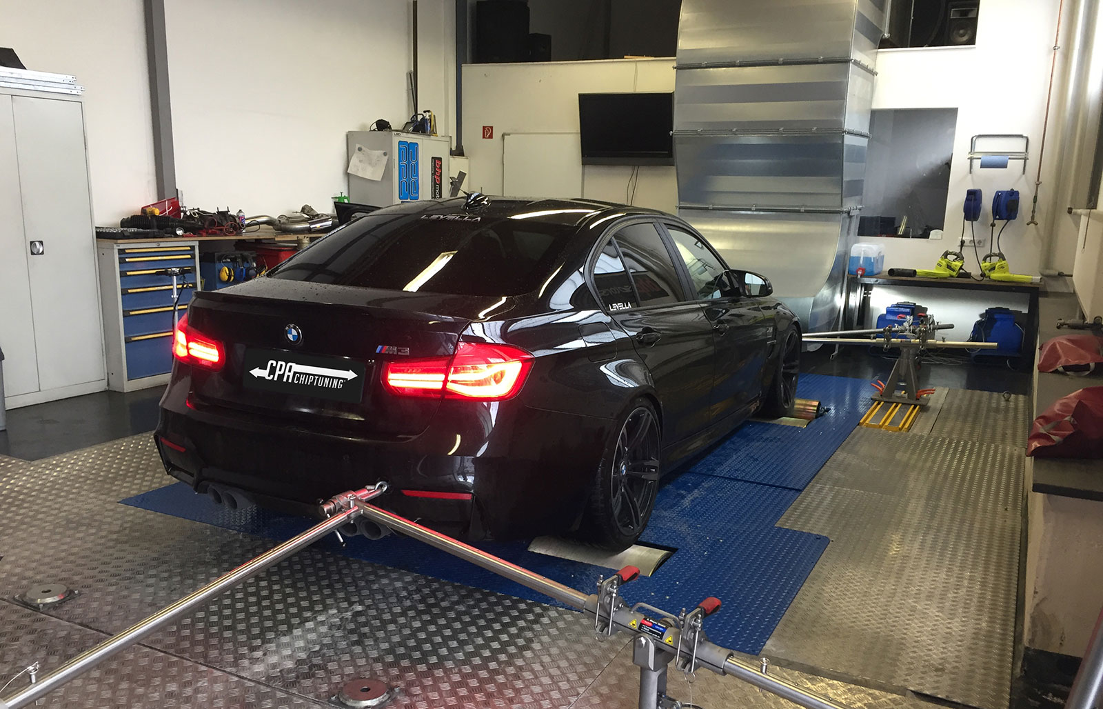  BMW M3にスポーテイネスがよみがえりました。