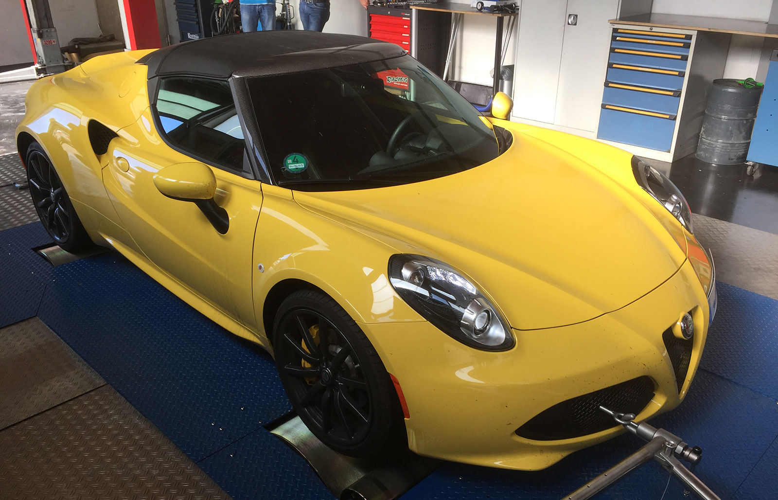 古典的な設計手法と技術的に高度なエンジンとマッチングしたAlfa 
4C
