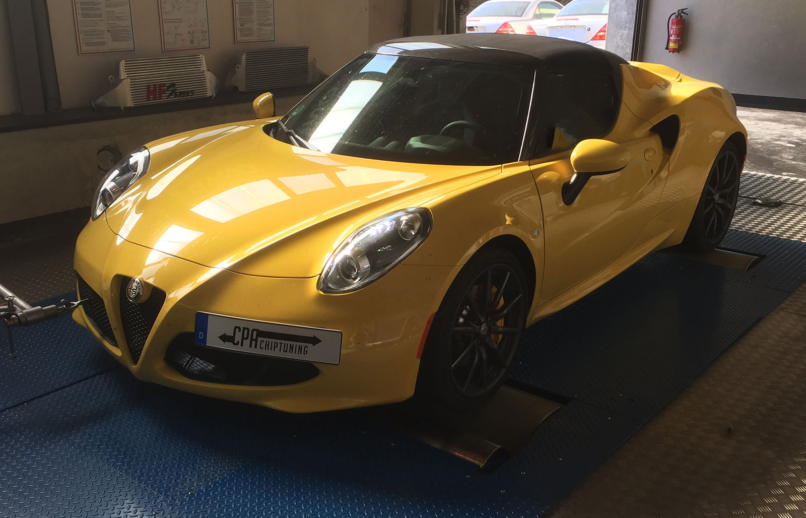 古典的な設計手法と技術的に高度なエンジンとマッチングしたAlfa 
4C
