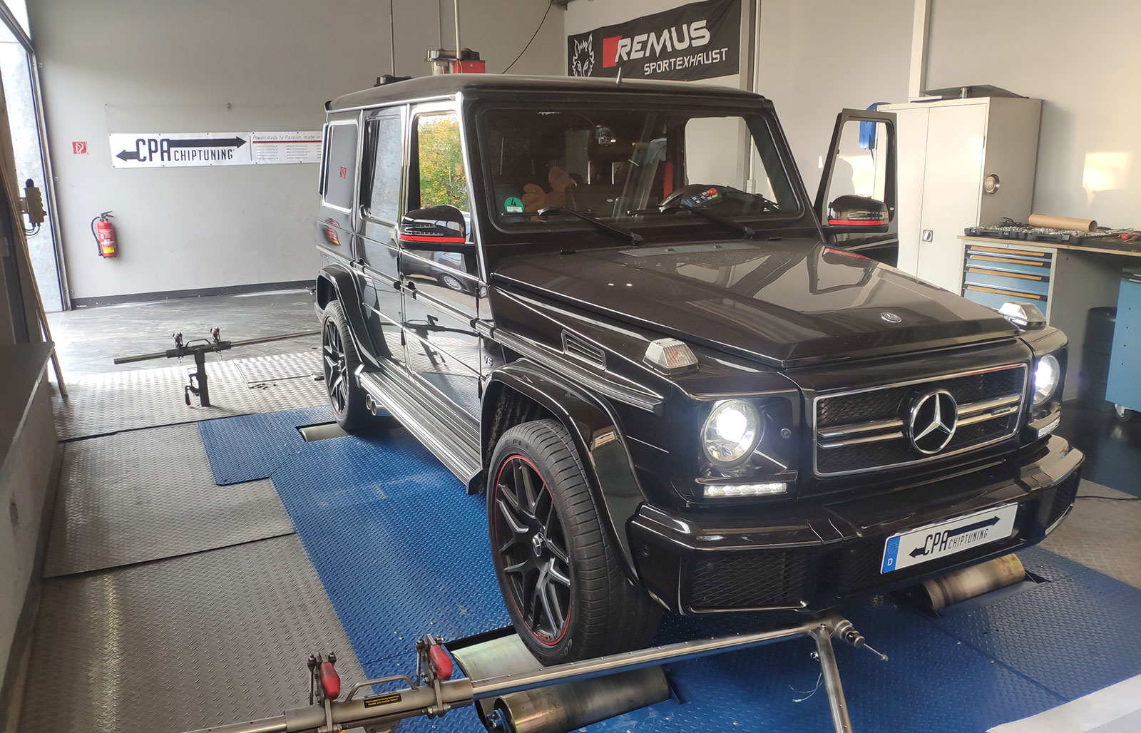 Mercedes G 500が動力計でテストされました