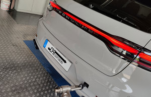 Porsche Macan Sが動力計に載せられました、
