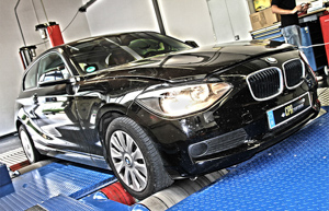  BMW 120dにパワーボックスを搭載して動力計でテストします。