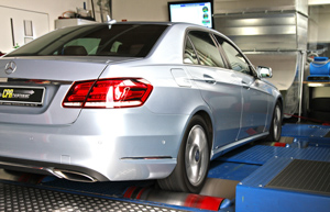 新しいMercedes E400 (W212)が動力計でテストされました。